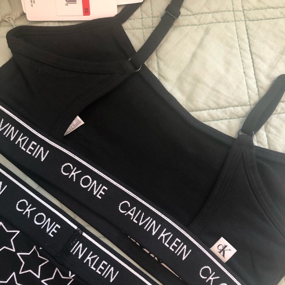 Calvin Klein bralette and panty set (XS) - Picture 6 of 6